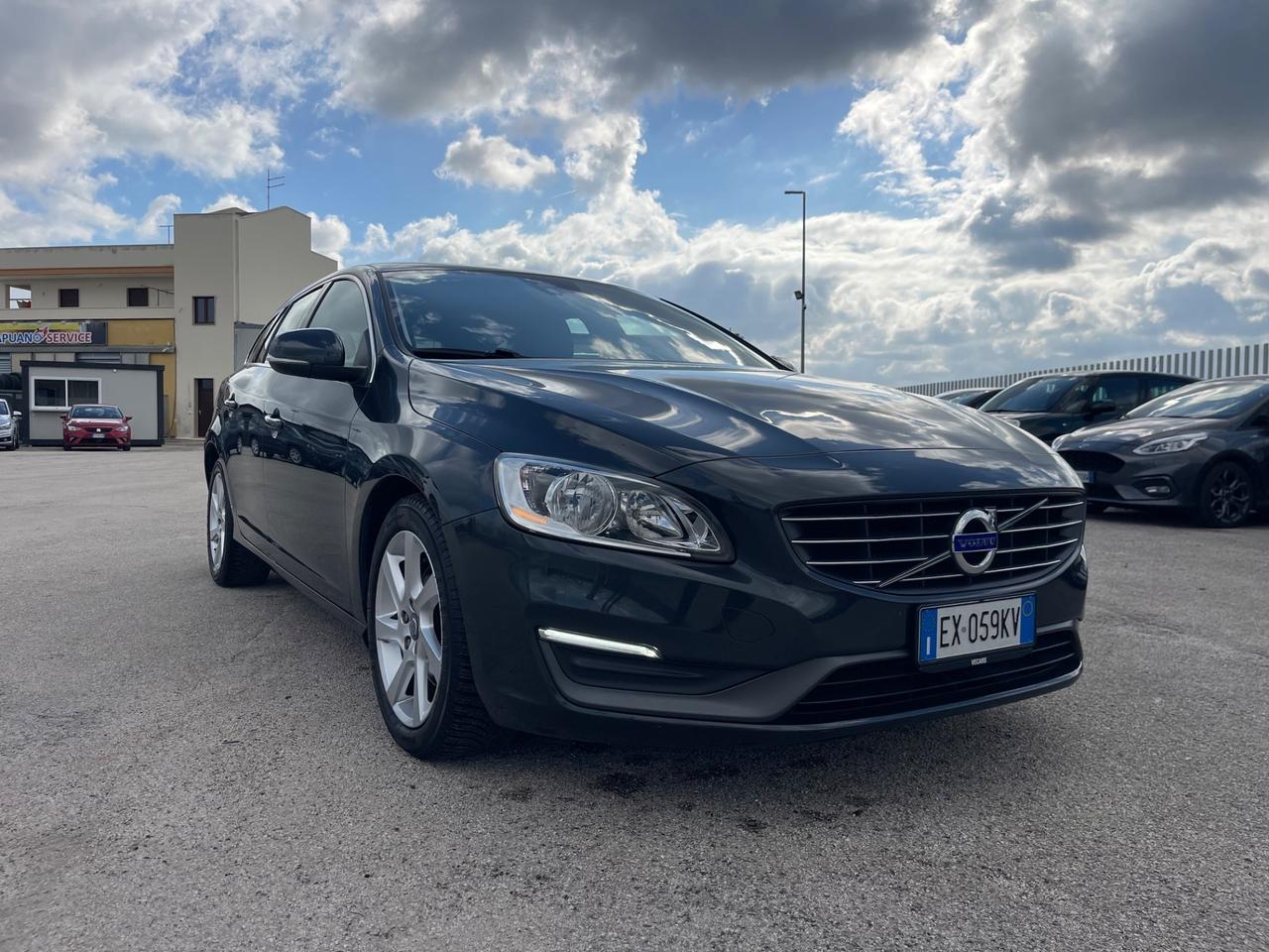 VOLVO V60 2.0 D3 136CV MANUALE FULL NEW MY15
