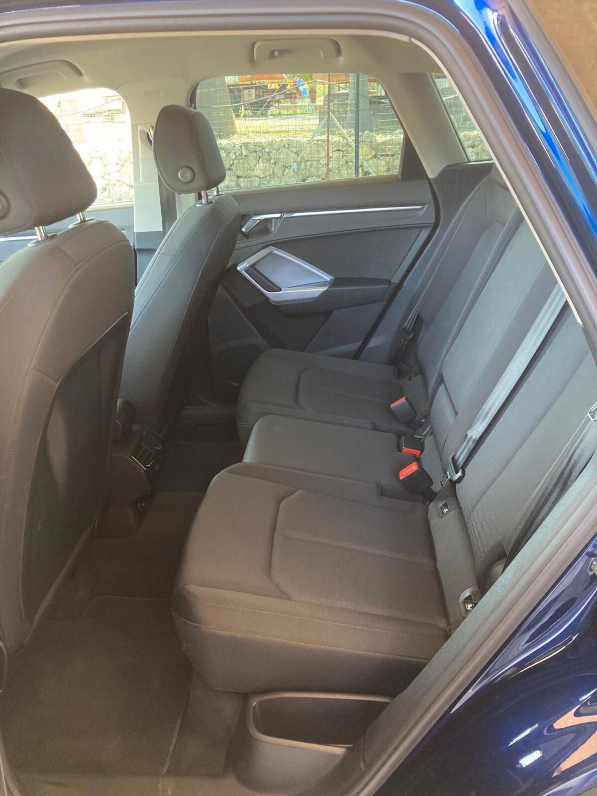 Audi Q3 35 TDI S tronic Business Advanced