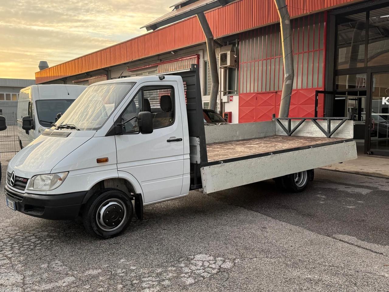 Mercedes Benz 413 CDI CASSONE LUNGO 2005