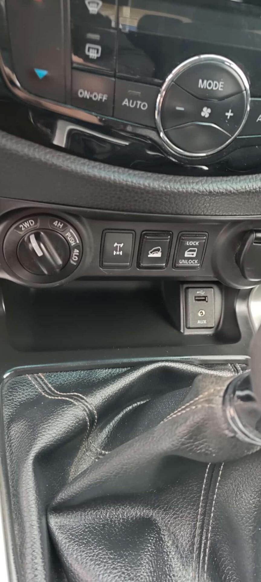 Nissan Navara 2.3 dCi 4WD Double Cab N-Connecta