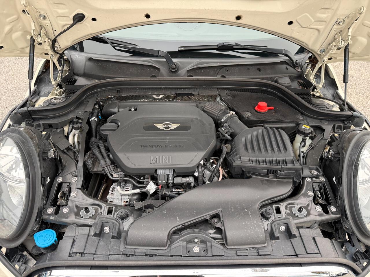 " UNA CHICCA " Mini 1.5 One D Business 5 porte