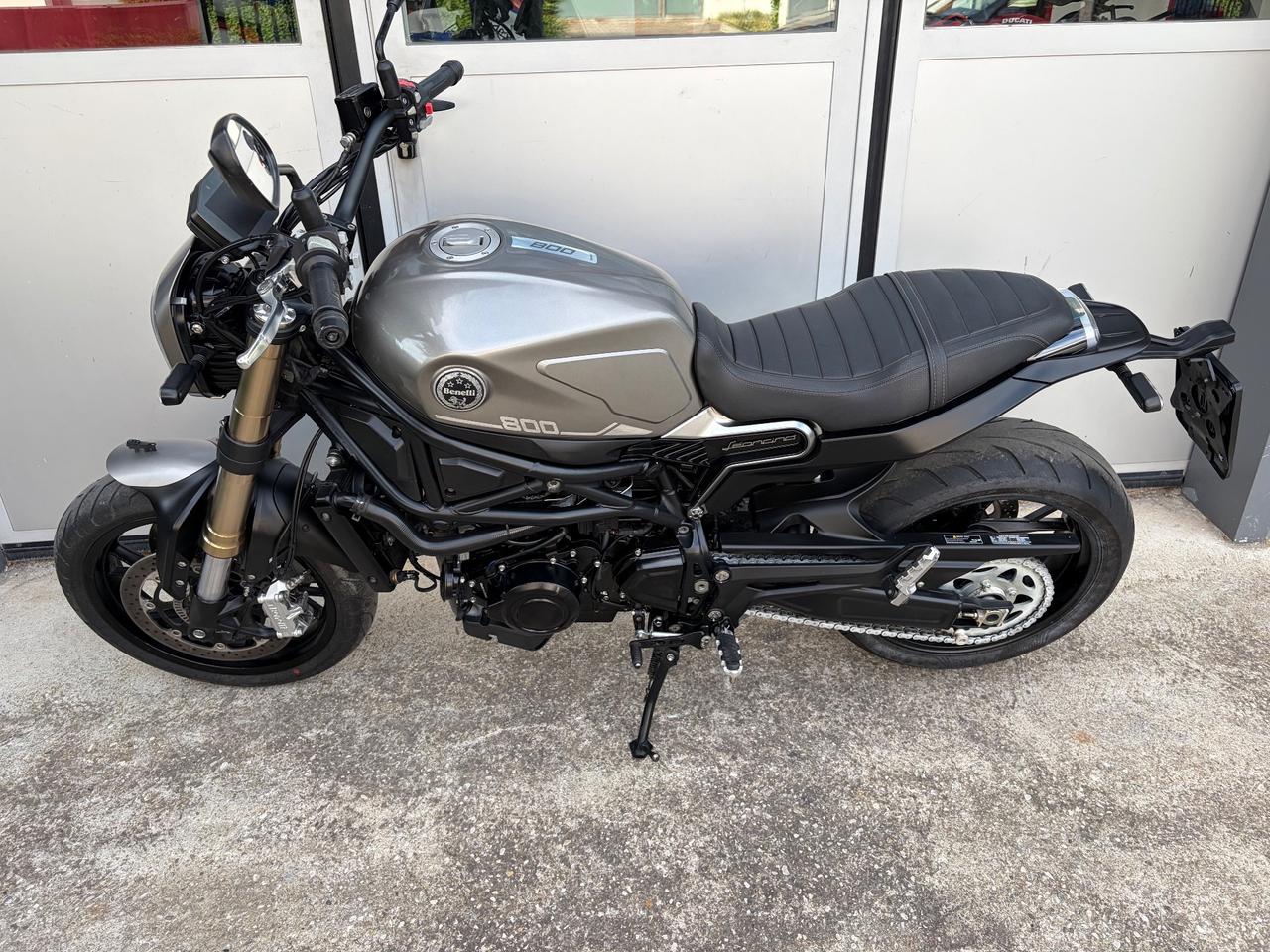 Benelli Leoncino 800
