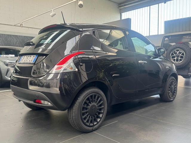 LANCIA Ypsilon 1.0 FireFly 5 porte S&S Hybrid Silver