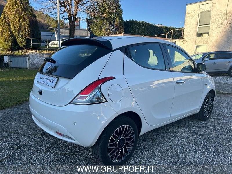 Lancia Ypsilon 1.0 FireFly 5 porte S&S Hybrid Platino