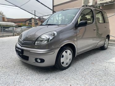Toyota Yaris Verso 1.3i 16V cat Sol '03 NEOPATENTATI!!!
