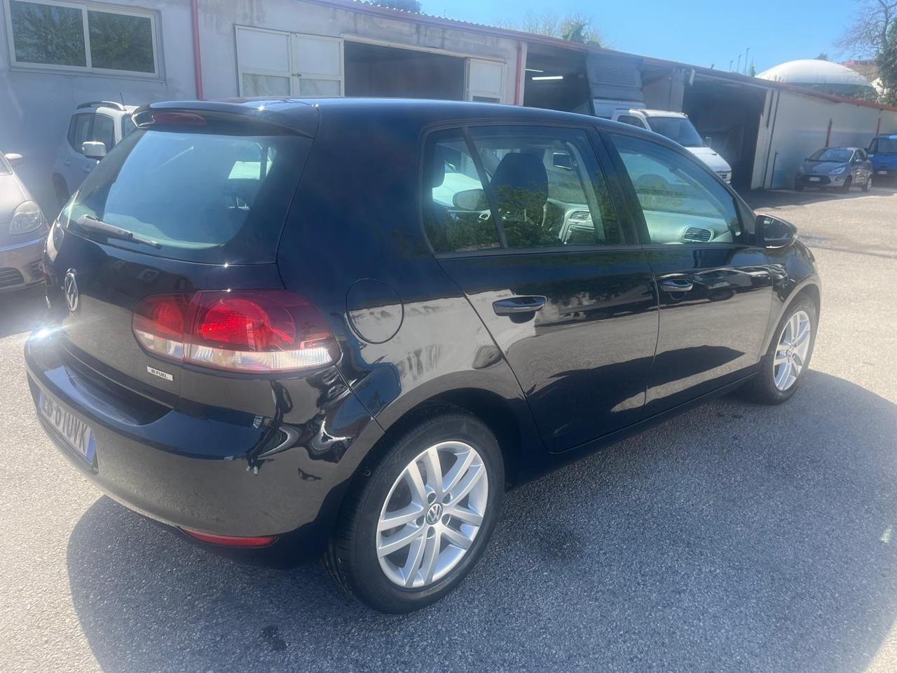 Volkswagen golf 5p-1.6 gpl - high Line-2010