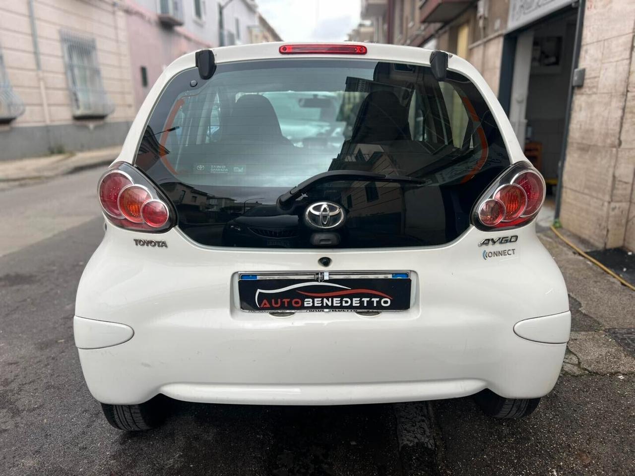 TOYOTA AYGO 1.0 CONNECT 5P 2013