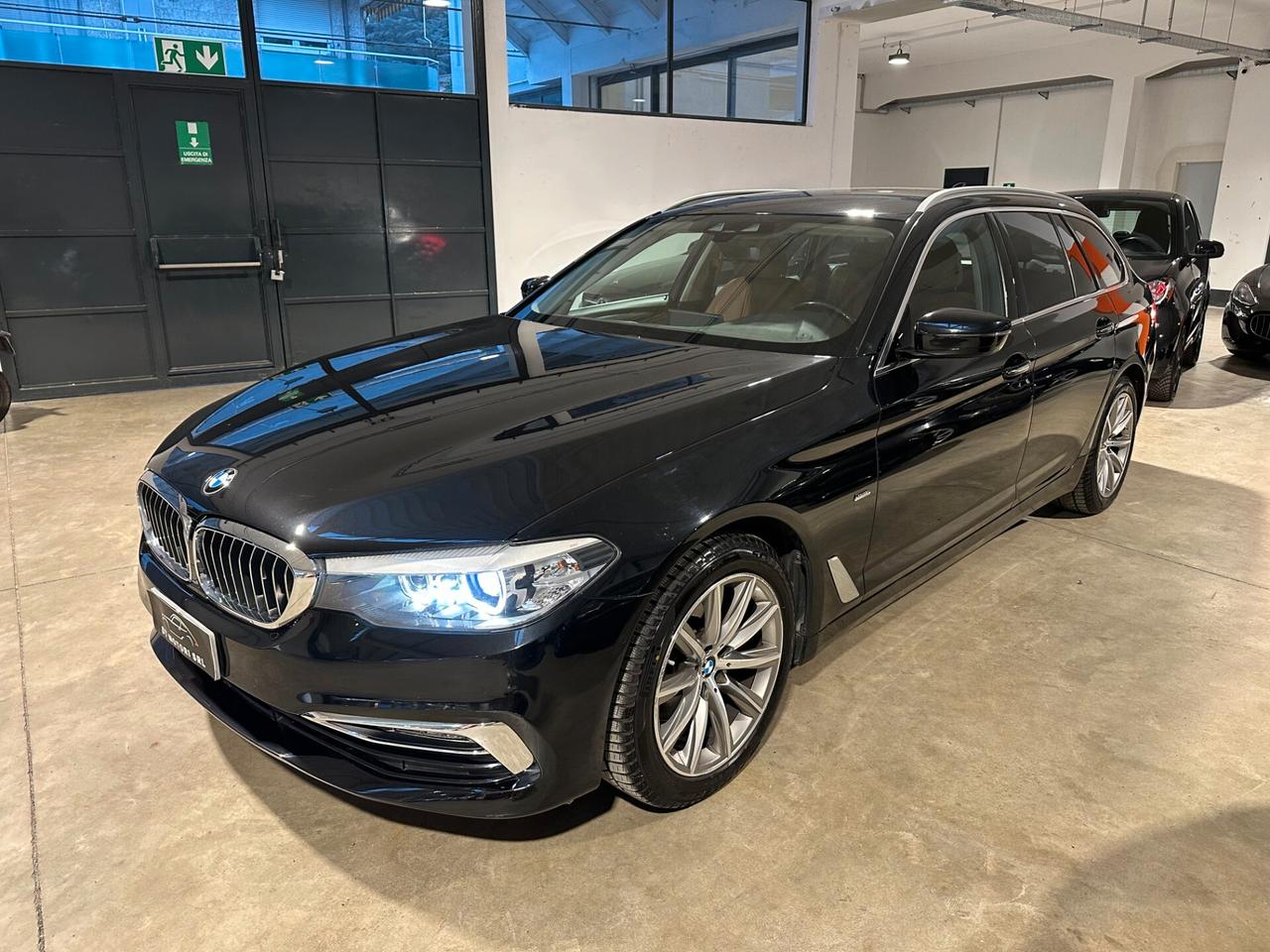 Bmw 520 d xDrive Touring Luxury - LUCI AMBIENTE RETROCAMERA