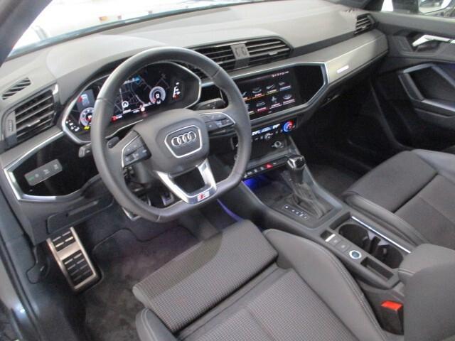 Audi Q3 SUV (35) Blackline 2.0 TDI 150CV S-Tronic