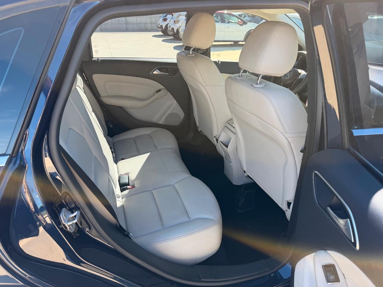 Mercedes-benz B 180 d Automatic Executive