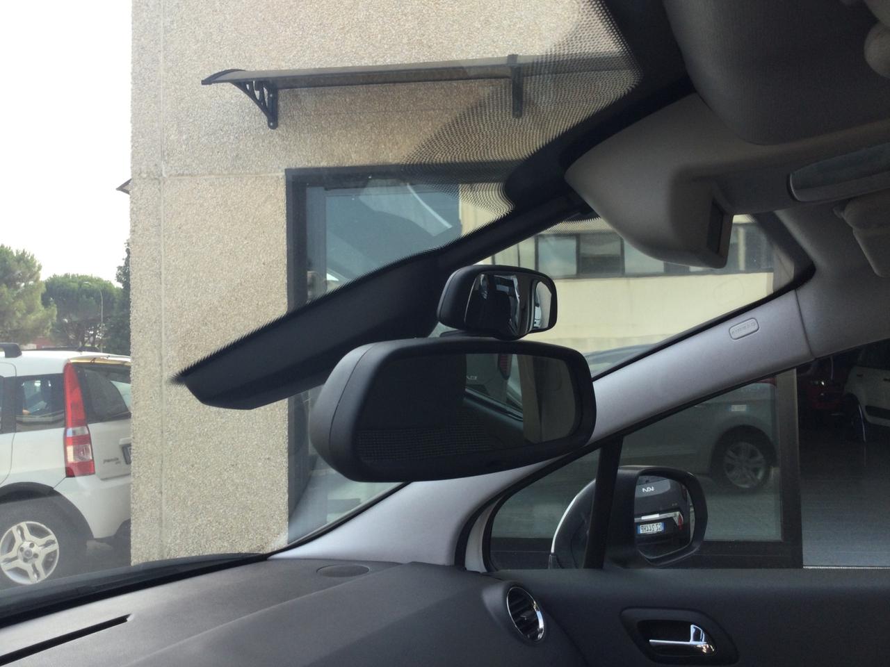 Peugeot 5008 1.6 HDi 115CV Allure