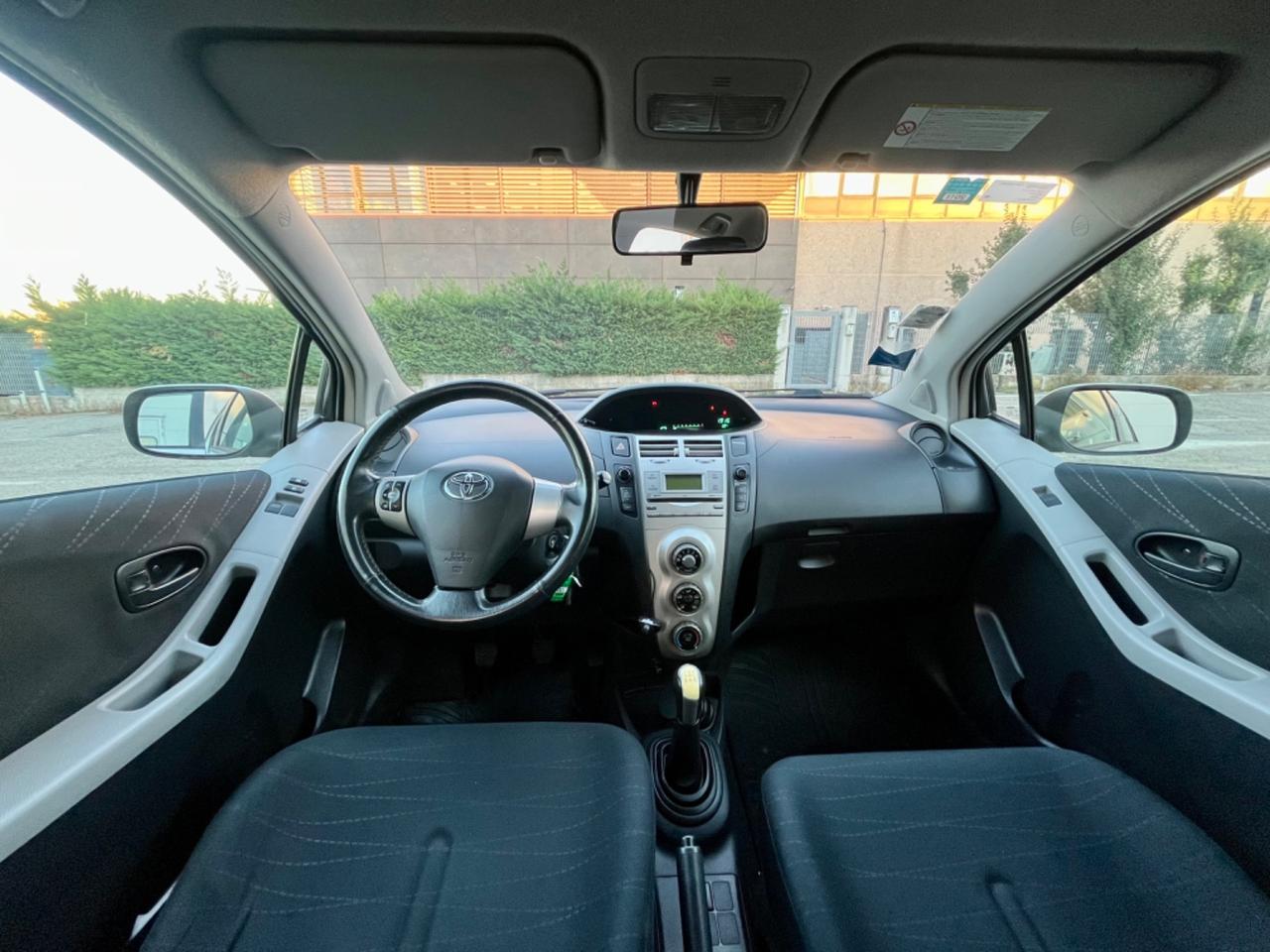 Toyota Yaris 1.3benz 2007 103.000km perfetta per neopatentati