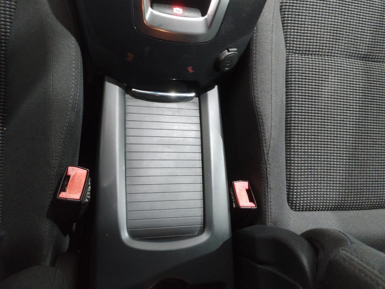 Peugeot 5008 Active 1.6 HDI 115cv 7 Posti
