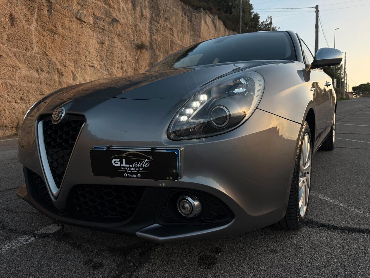 Alfa Romeo Giulietta/1.6 120CV/LED/17"/NEOPATENTATI