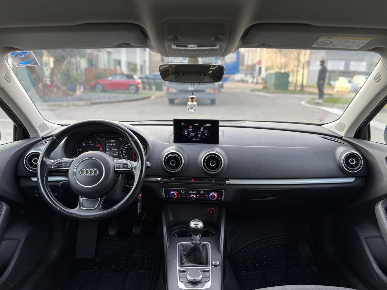 Audi A3 SPB 1.6 TDI clean diesel Attraction