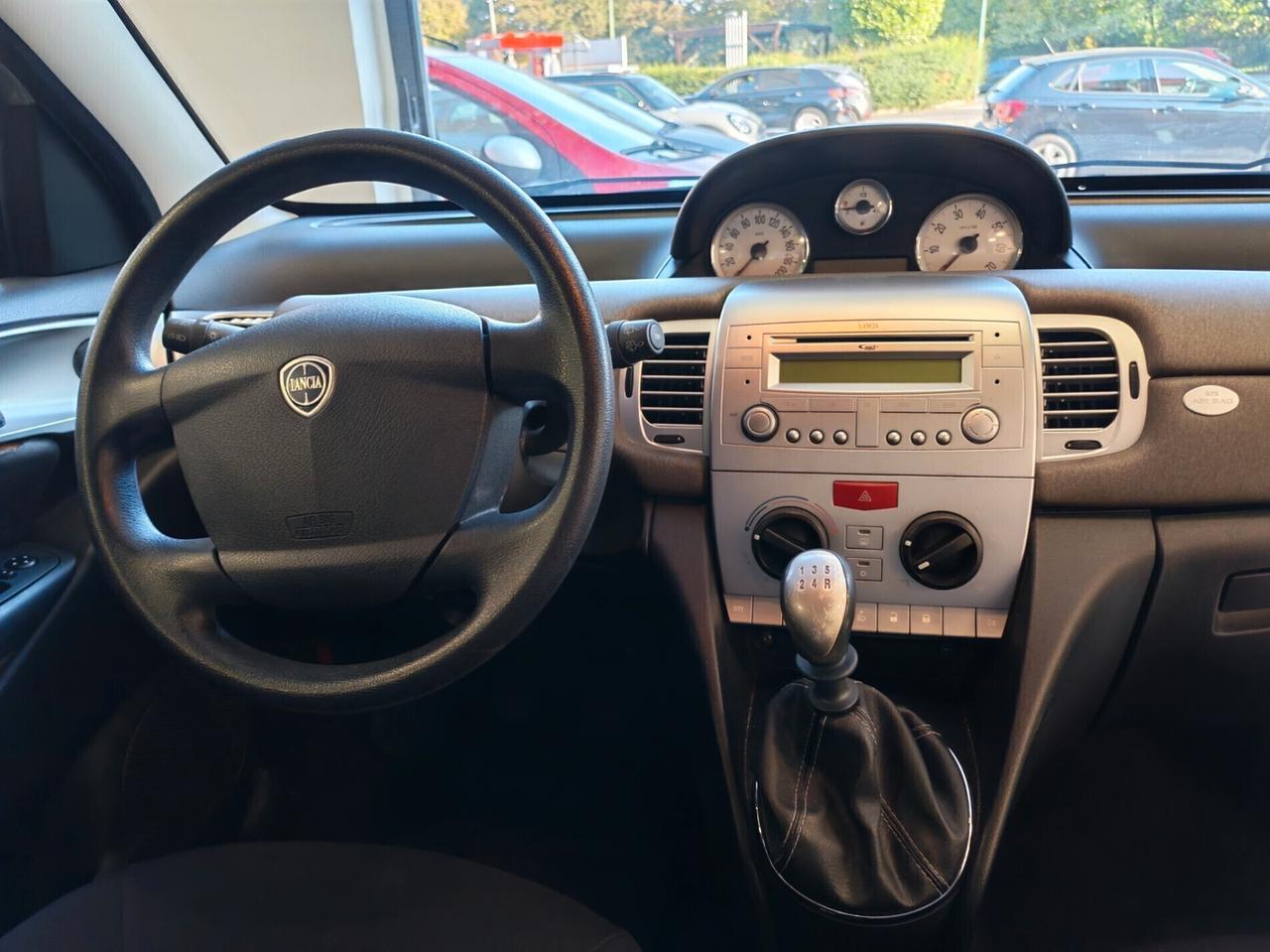 Lancia Ypsilon - TAGLIANDATA - tenuta MOLTO bene !!!