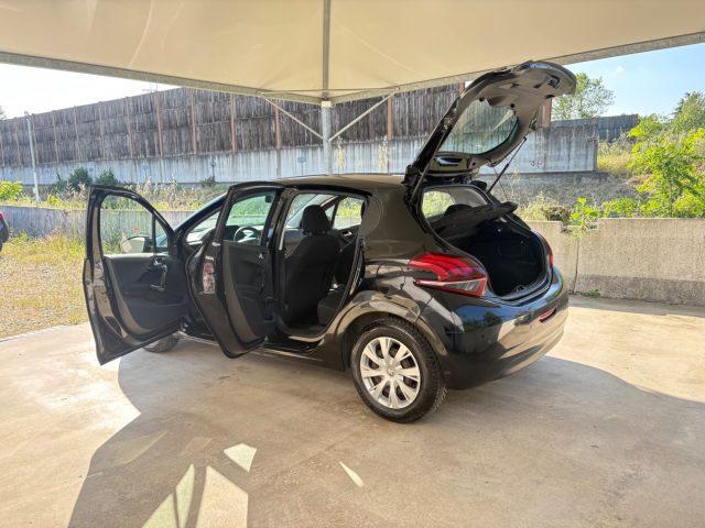 PEUGEOT 208 1.2 82cv 5 porte POCHI CHILOMETRI OK NEOPATENTATI