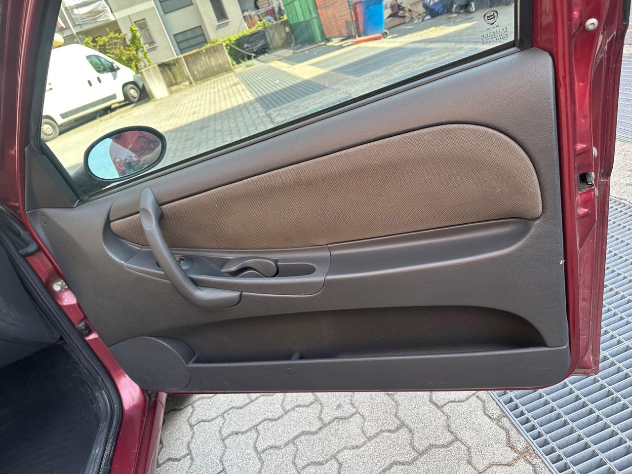 Lancia Y 1.2i 16V cat LS