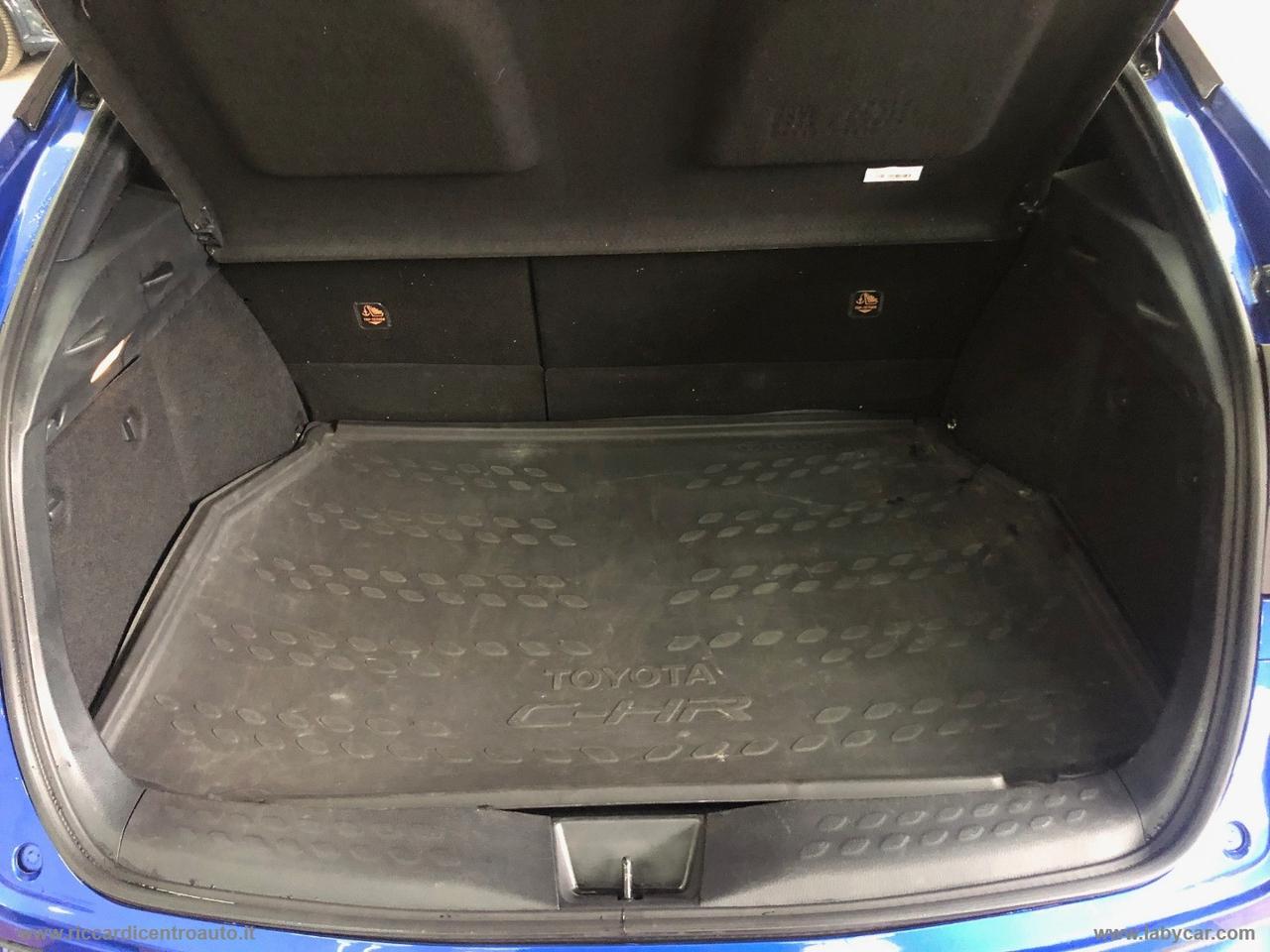 TOYOTA C-HR 2.0 Hybrid E-CVT Trend