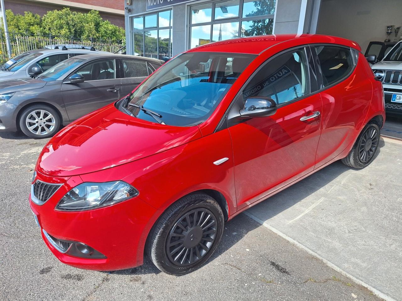 Lancia Ypsilon 1.2 69 CV 5 porte GPL Ecochic Silver
