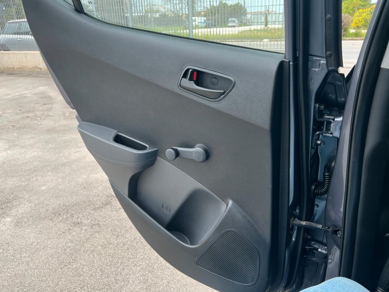 Hyundai i10 1.0 LPGI Econext Login GARANZIA