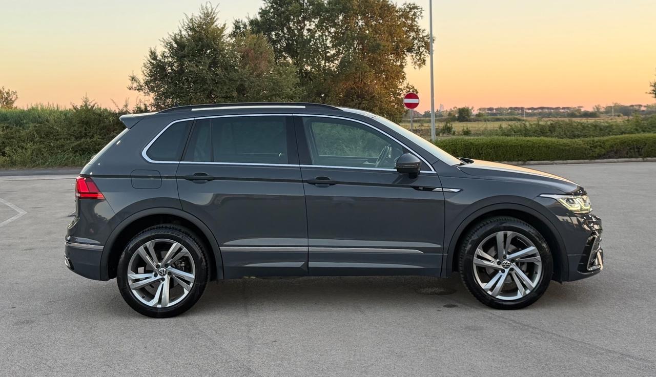 Volkswagen Tiguan 2.0 TDI 150 CV DSG 4MOTION R-Line