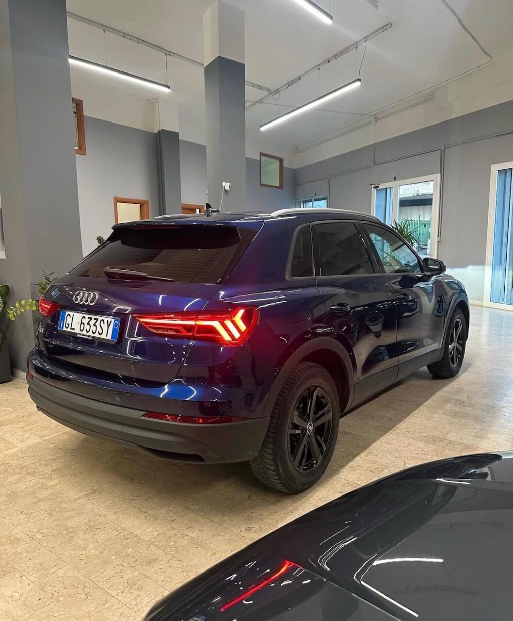 Audi Q3 35 TDI S tronic Business