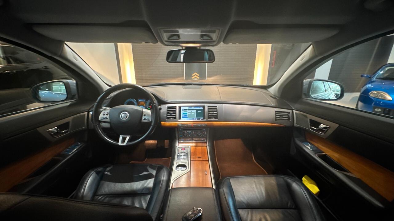 Jaguar XF 2.7D V6 - 2008