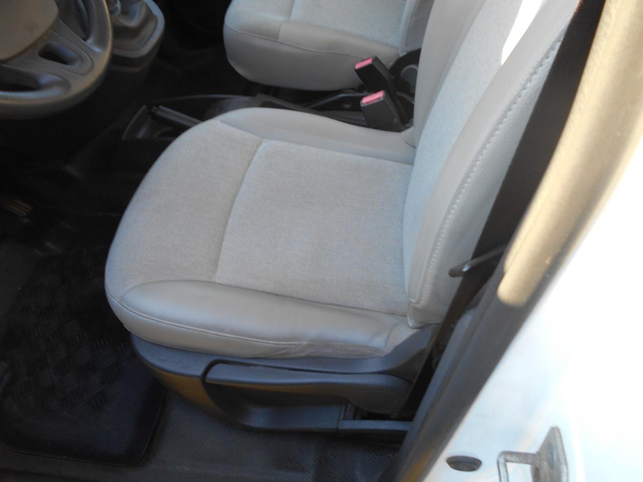 Renault Kangoo MAXI 1.5 DCI 95 CV