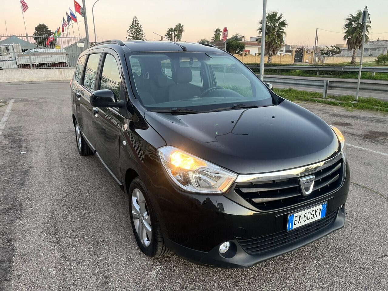 Dacia Lodgy 1.5 dCi Lauréate Gancio traino Unipro 2014