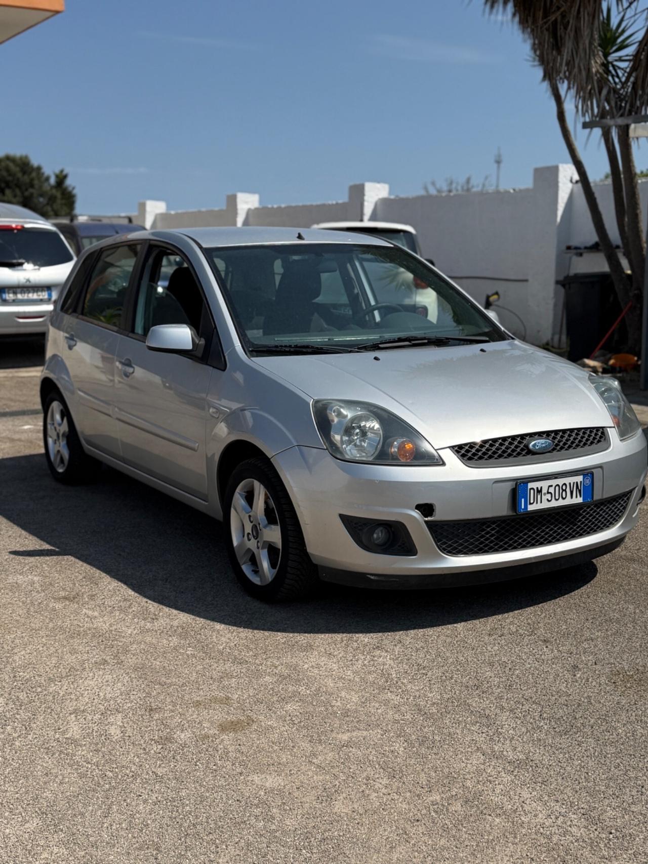 Ford Fiesta 1.2 solo 90.000km