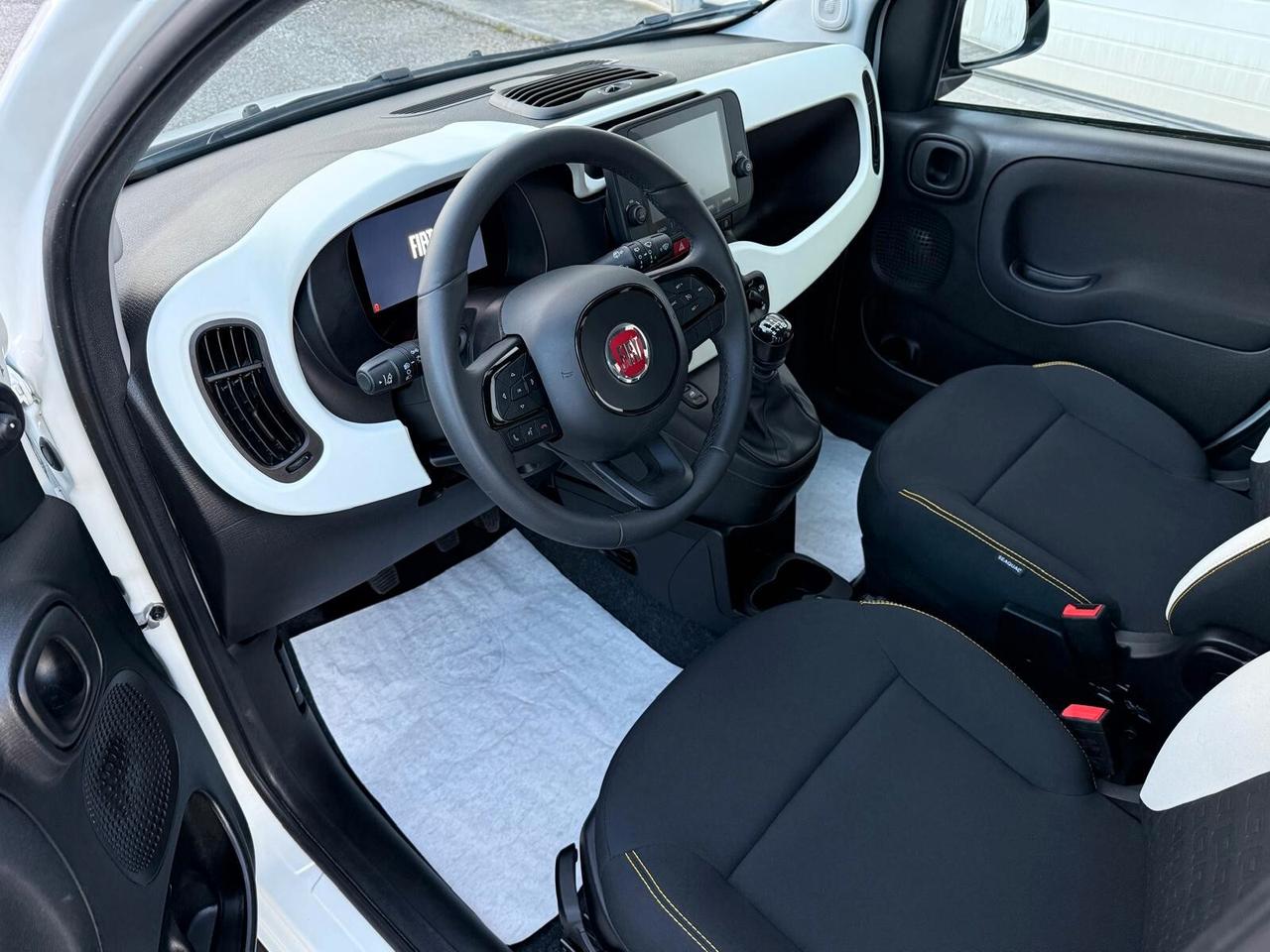 Fiat Panda 1.0 FireFly S&S Hybrid Pandina