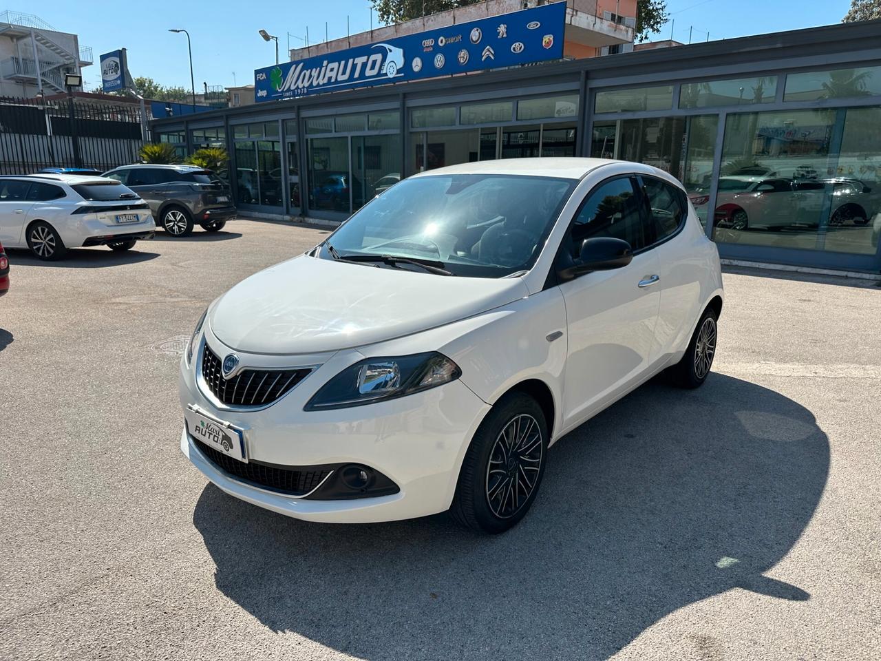Lancia Ypsilon 1.0 FireFly 5 porte S&S Hybrid Gold