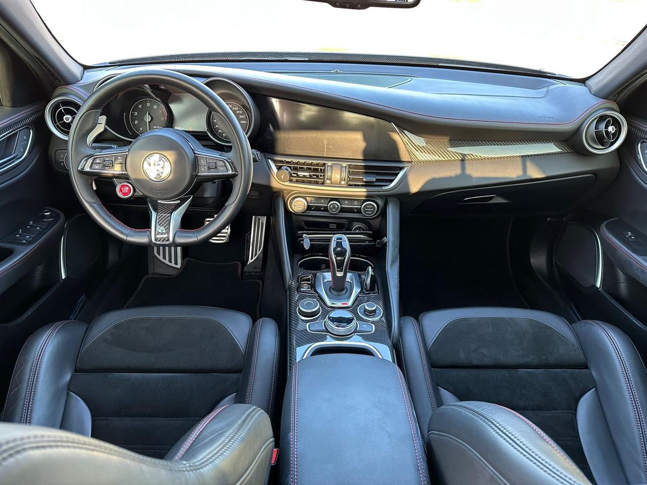 Alfa Romeo Giulia 2.9 T V6 AT8 Quadrifoglio