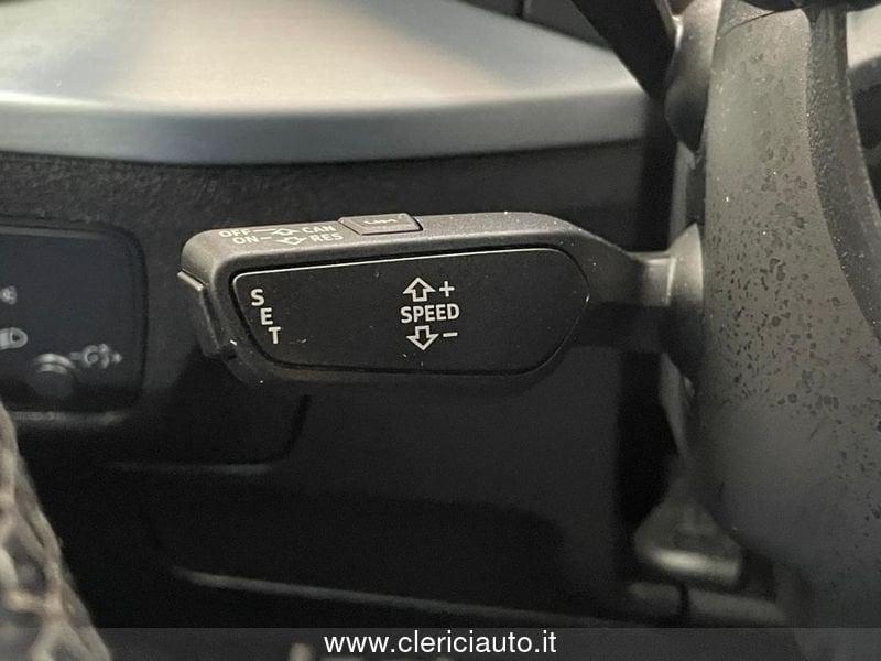 Audi Q2 35 TDI quattro S tronic Identity Black