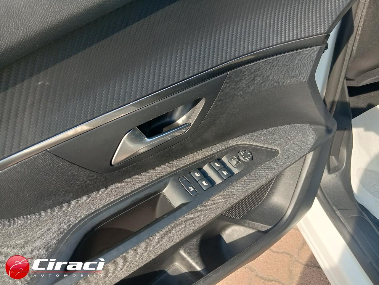 Peugeot 3008 BlueHDi 130 EAT8 Business