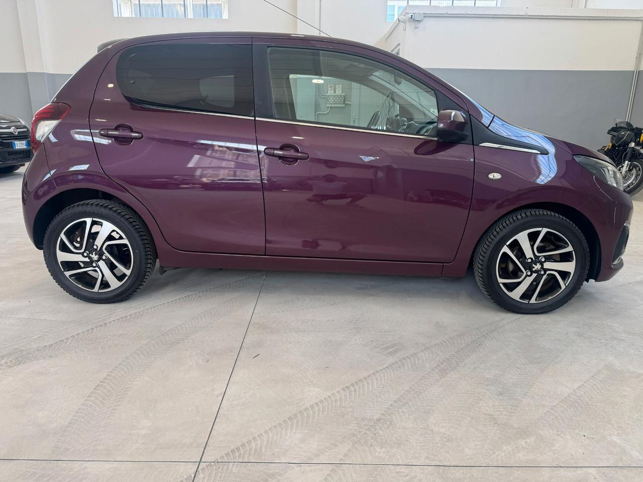 Peugeot 108 PureTech 82 5 porte Allure