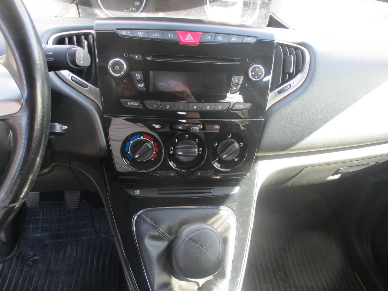 Lancia Ypsilon 1.2 69 CV 5 porte GPL Ecochic Gold