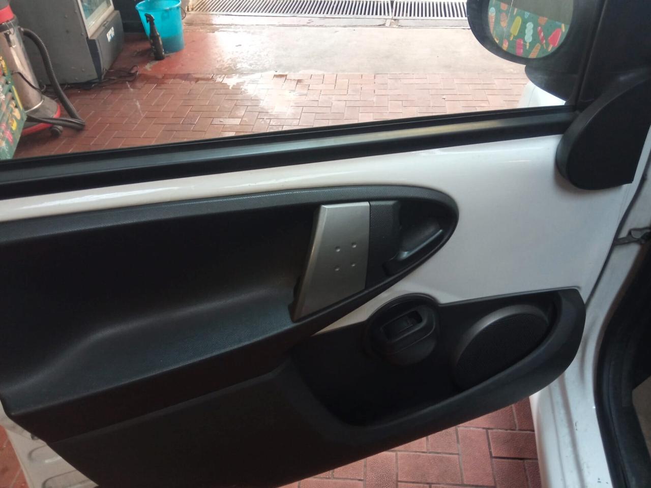 Toyota Aygo 1.0 12V VVT-i 5 porte Cool Soda Connect
