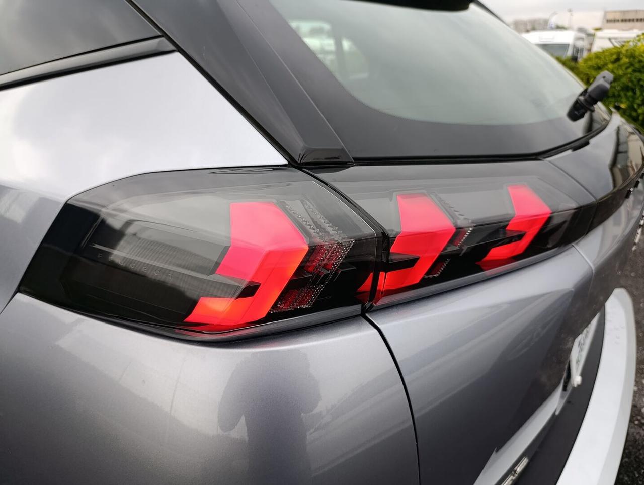 Peugeot 2008 1.2 puretech Active Pack s&s 130cv eat8