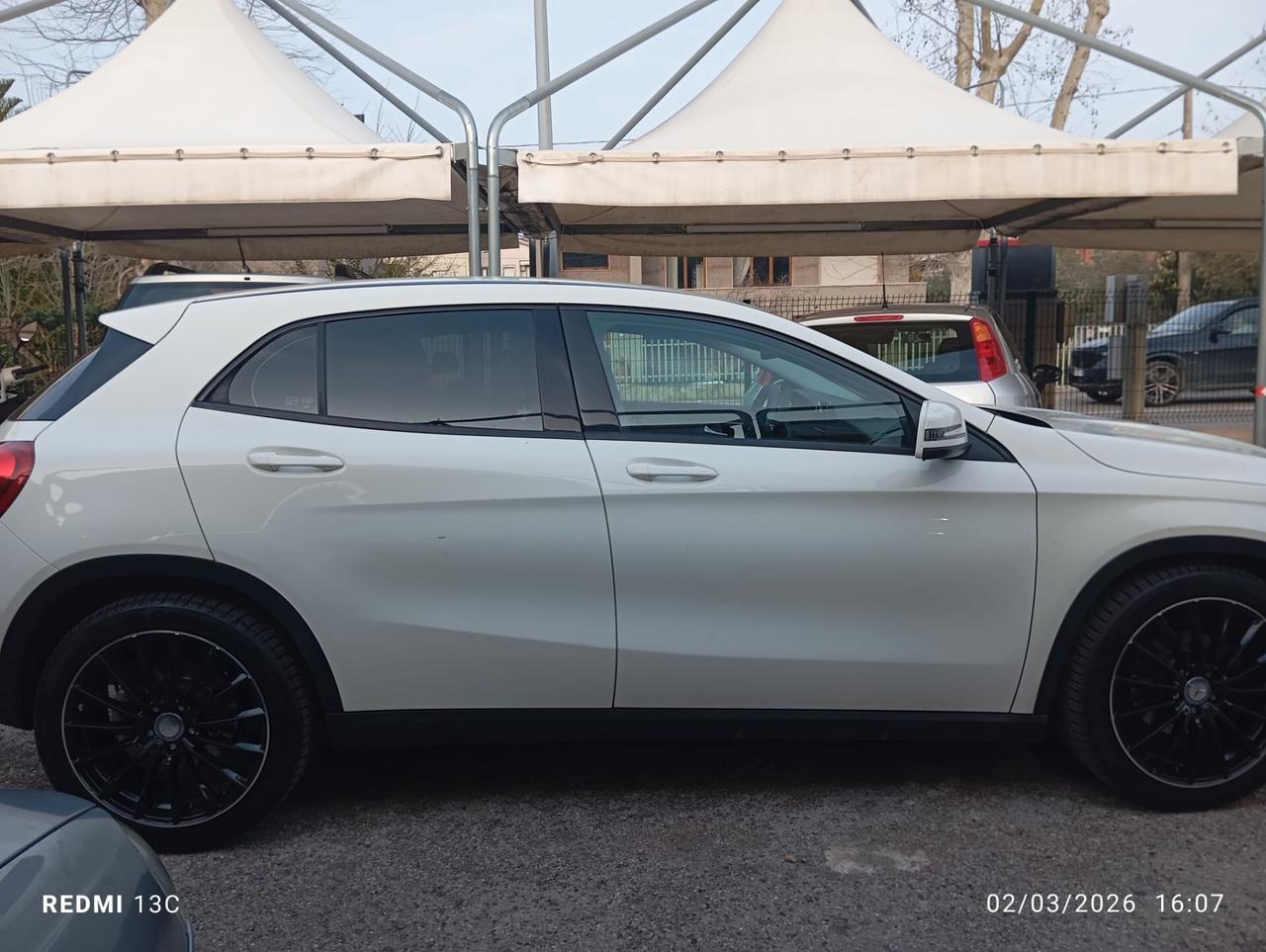 Mercedes-benz GLA 180 d Premium