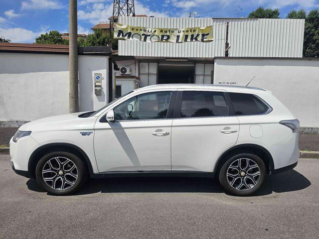 MITSUBISHI Outlander 2.0 MIVEC 4WD PHEV Instyle
