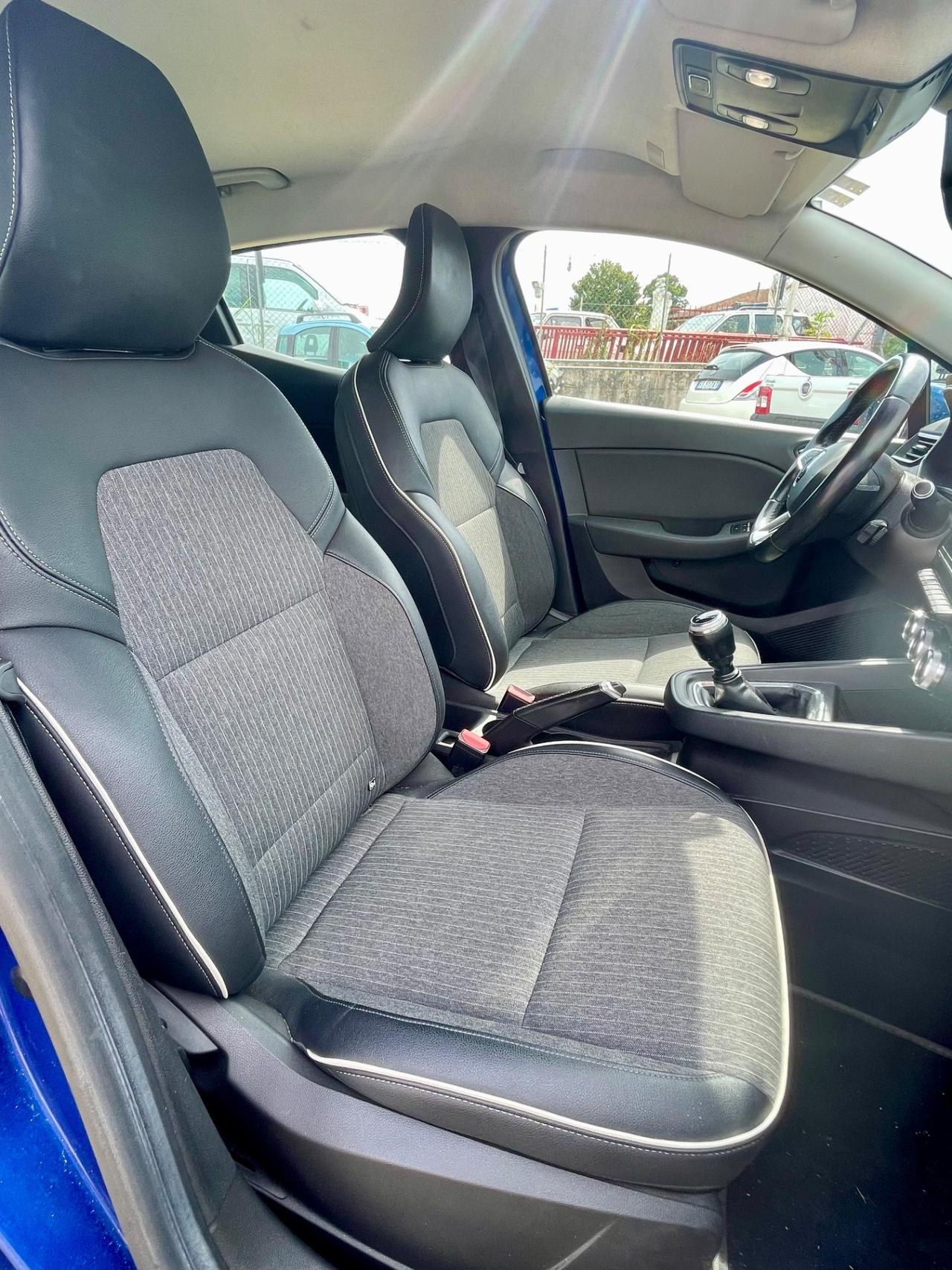 Renault Clio TCe 100 CV CVT 5 porte Intens