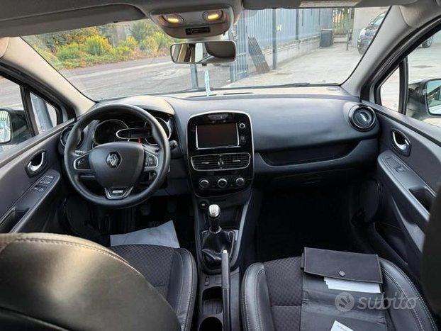RENAULT Clio dCi 8V 75 CV 5 porte Moschino Life