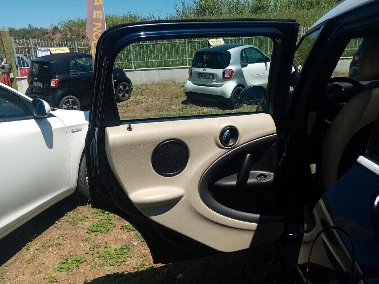 MINI 1.6 COOPER D COUNTRYMAN