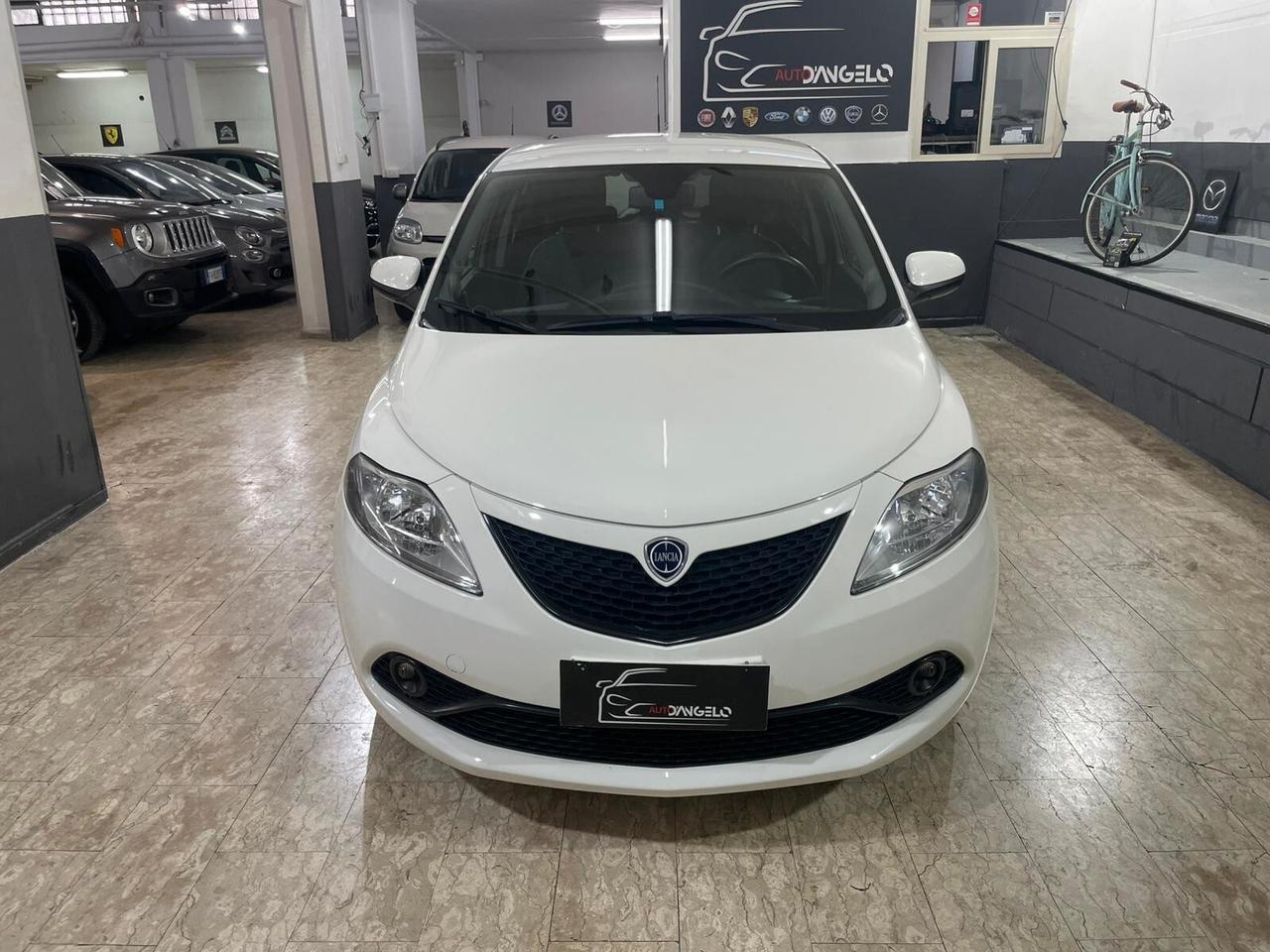 Lancia Ypsilon 1.2 69 CV 5 porte S&S Gold