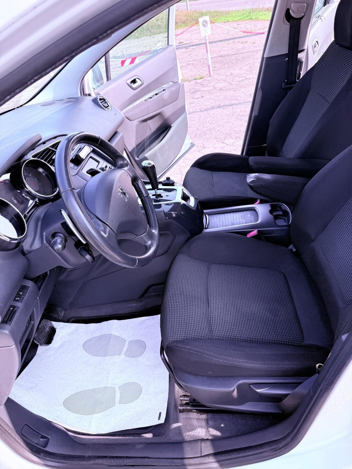 Peugeot 5008 1.6 e-HDi 112CV Stop&Start