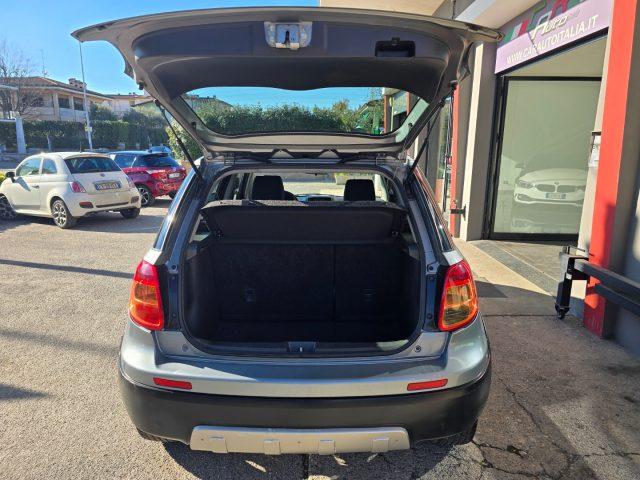 FIAT Sedici 1.6 16V 4x4 Dynamic Clima Autom C.L 16" Radio CD