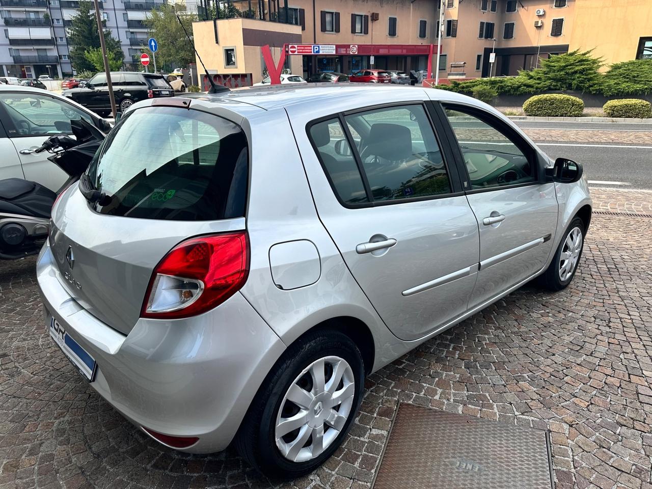 Renault Clio 1.2Bz 75Cv 5P Dynamique -Neopatentati