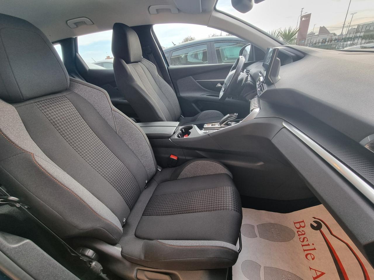 Peugeot 3008 BlueHDi 130 S&S EAT8 Active Business